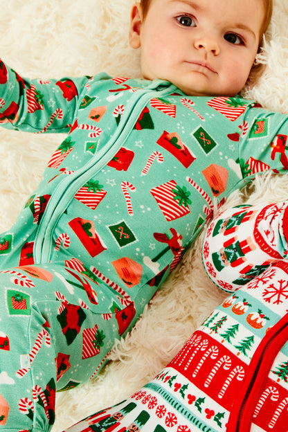 Soft &amp; Stretchy Zipper Footie - Santa Mail